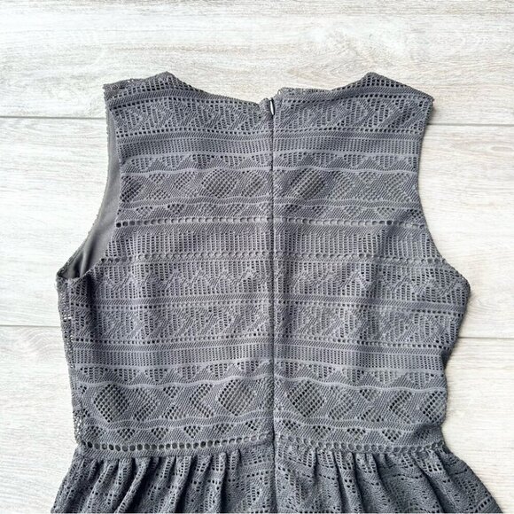 Molly Bracken Ruffles Sleeveless Lace Dress - Picture 12 of 13